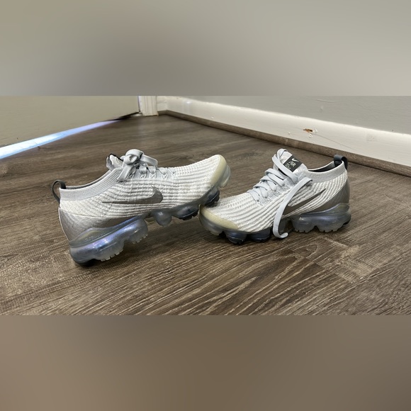 Women’s Vapor Max - Picture 3 of 3